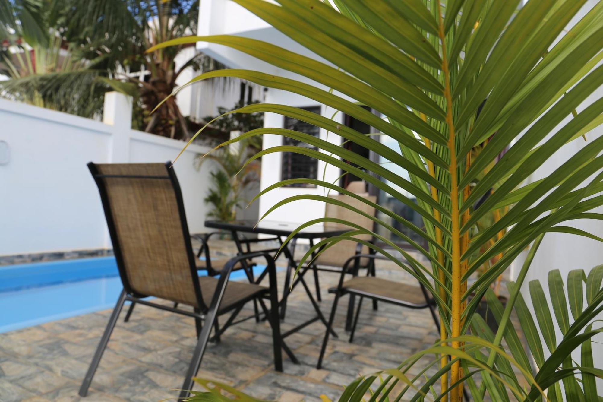3 Bedroom Family Pool Villa Flic-En-Flac Beach Exterior photo